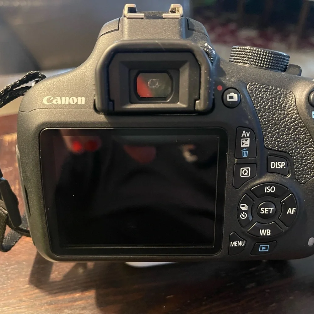 Canon EOS Rebel T5i DSLR Camera 700d + 18-55mm IS II - Excellent!